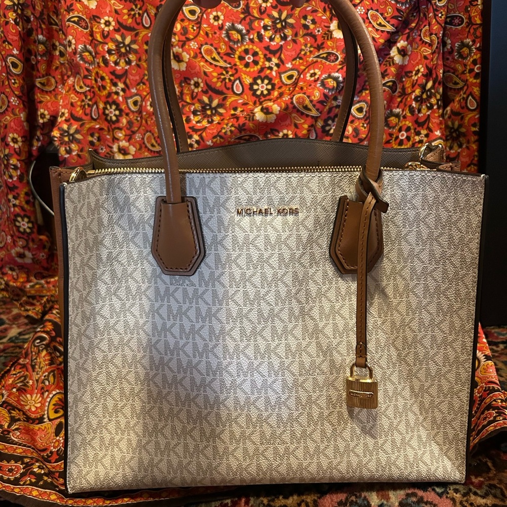 Michael Kors Mercer Convertible White Logo Large Satchel Tote